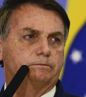 Três horas após o resultado das eleições, Bolsonaro se recolhe e não se manifesta