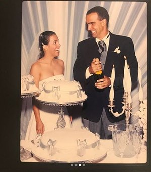 Tadeu Schmidt compartilha foto de casamento e brinca com a felicidade dele