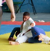 Judocas do projeto de Porto de Pedras participam de campeonato escolar