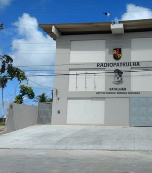 Governo inaugura Batalhão de Radiopatrulha e entrega ambulâncias e tratores em Paripueira