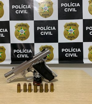 Polícia Civil autua dois acusados de porte ilegal de arma de fogo