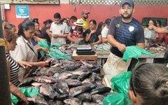 Comerciantes comemoram venda de peixes no Mercado Público de Arapiraca