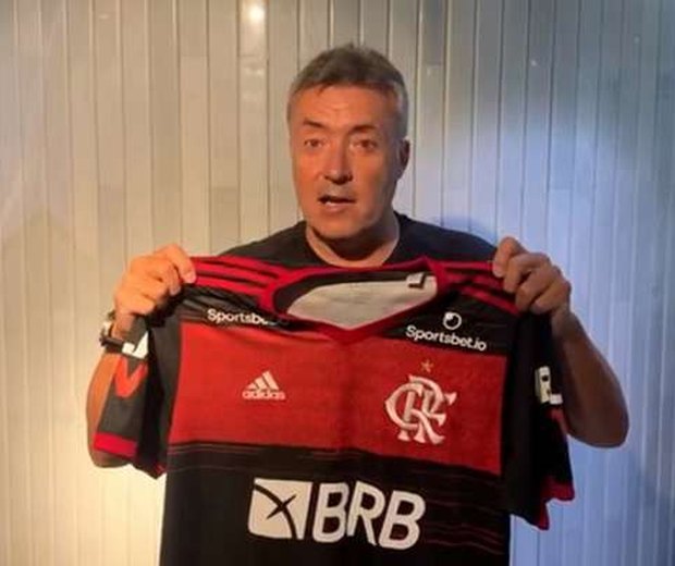Torrent e dois membros da comissão técnica embarcam rumo ao Rio