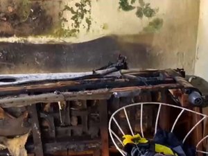 Mulher embriagada provoca incêndio e casa fica destruída no Sítio São Jorge