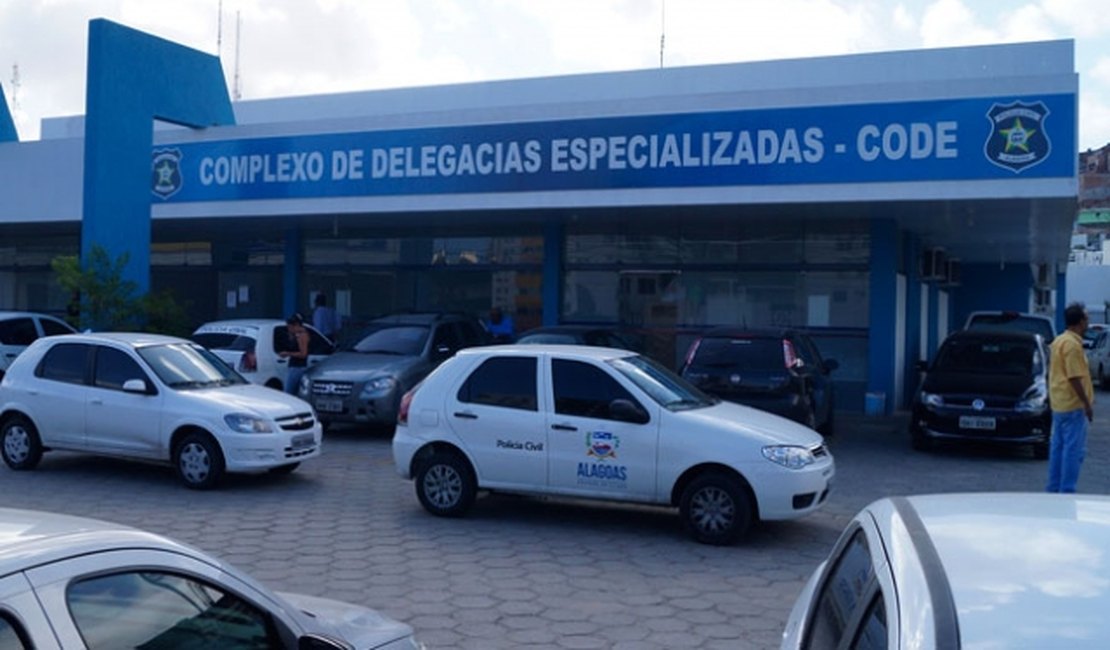 Defensoria constata superlotação em carceragens e solicita transferência de detentos para o sistema prisional