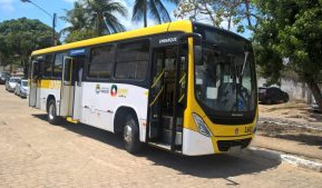 Motoristas de ônibus da empresa Viação Cidade Maceió paralisam atividades