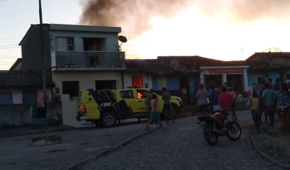 Residência é incendiada em Matriz de Camaragibe