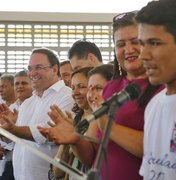 Luciano Barbosa inaugura ginásio poliesportivo em Teotônio Vilela