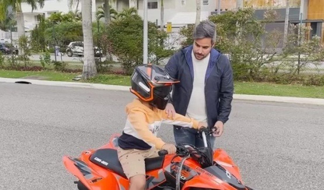 Simone Mendes dá quadriciclo de R$ 18 mil de presente para o filho