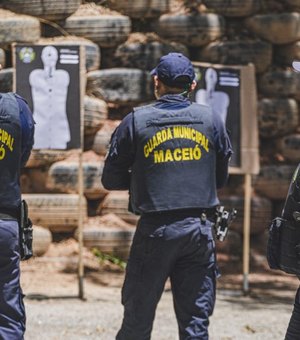 Guardas municipais concluem curso de instrução de armamento e tiro