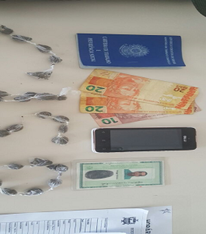 Polícia prende jovem com 38 bombinhas de maconha e dinheiro no interior