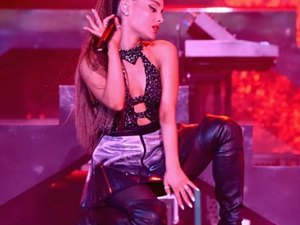 Ariana Grande usa body de marca brasileira bordado à mão com 2 mil cristais