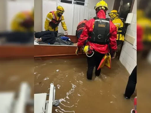 Ciclone no RS causa inundações; uma pessoa morreu e duas estão desaparecidas