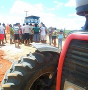 Vale Verde interrompe via e população protesta em Craíbas