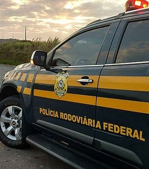 PRF localiza veículo furtado após horas do crime em Maceió