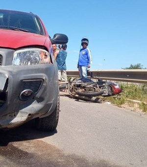 Motorista colide com motocicleta na AL 220 em Arapiraca