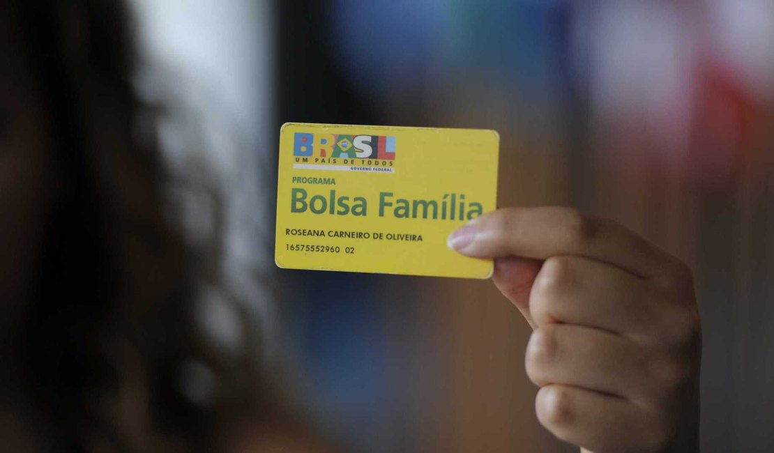Governo revoga portaria que dava R$ 84 mi do Bolsa Família para a Secom