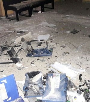 Criminosos rendem vigilante e explodem caixa eletrônico em Coruripe