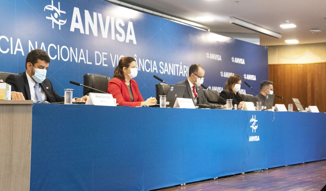 Técnicos da Anvisa recomendam uso emergencial da vacina de Oxford
