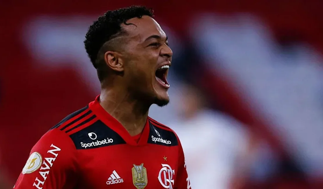 Rodrigo Muniz embarca para Europa; atacante deixa o Flamengo rumo ao Fulham