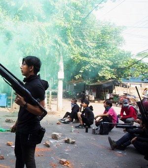 Choque com tropas deixa 11 manifestantes mortos em Myanmar