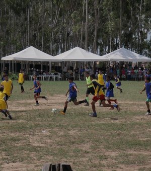 Jovens atletas canoenses são selecionados durante “peneira” de futebol