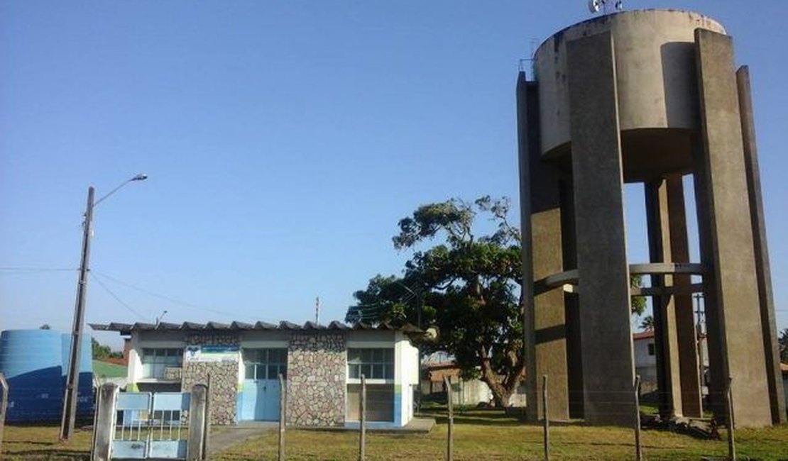 Casal normaliza abastecimento de água para Piaçabuçu