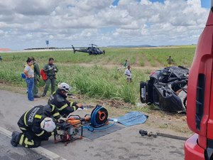 Colisão entre carro e carreta deixa vítima fatal na BR-316