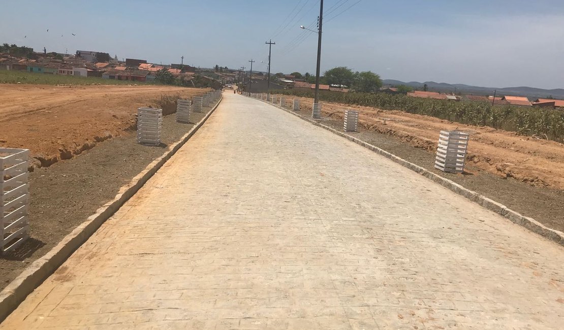 Prefeitura conclui obras de pavimentação e arborização em Craíbas