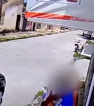 Câmera de segurança residencial flagra roubo de veículo no bairro do Pilar em Maceió