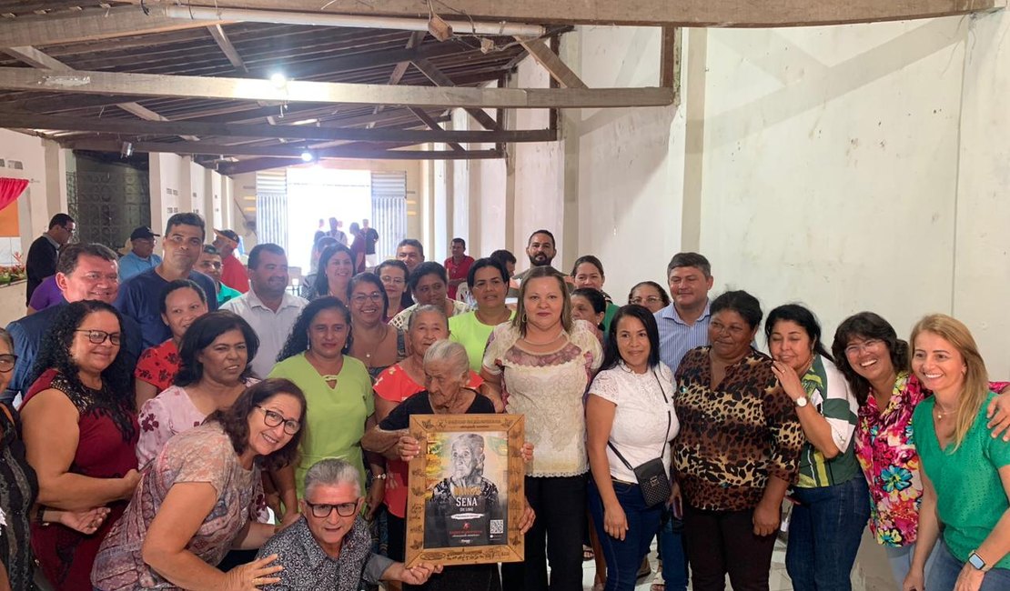 Vereadora é homenageada pela União das  Associações dos Moradores do Agreste Alagoano