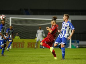 CSA vence o CRB e assume liderança do Alagoano