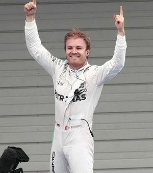 Rosberg vence no Japão e abre 33 pontos na liderança