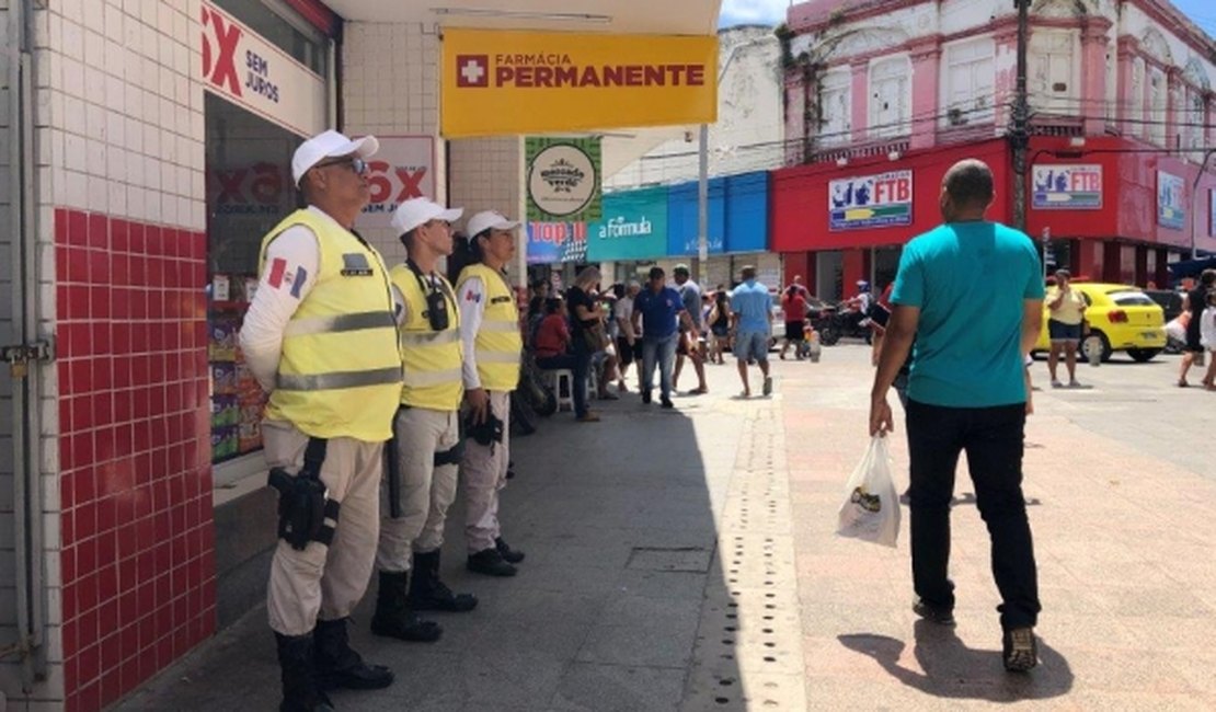 Policiamento de proximidade garante segurança no Centro para compras de Natal