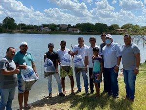 Prefeitura de Major Izidoro realiza o peixamento de barragens em comunidades rurais