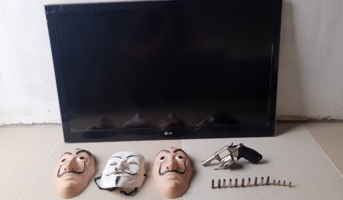 Homem é preso suspeito de assaltar com máscaras de 'La Casa de Papel' e 'V de Vingança'