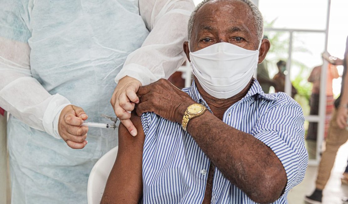 Arapiraca inicia vacinação para idosos acima de 75 anos na próxima segunda-feira (15)