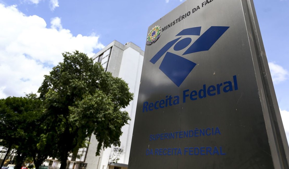Medidas trabalhistas para manter empregos serão anunciadas, diz Bolsonaro
