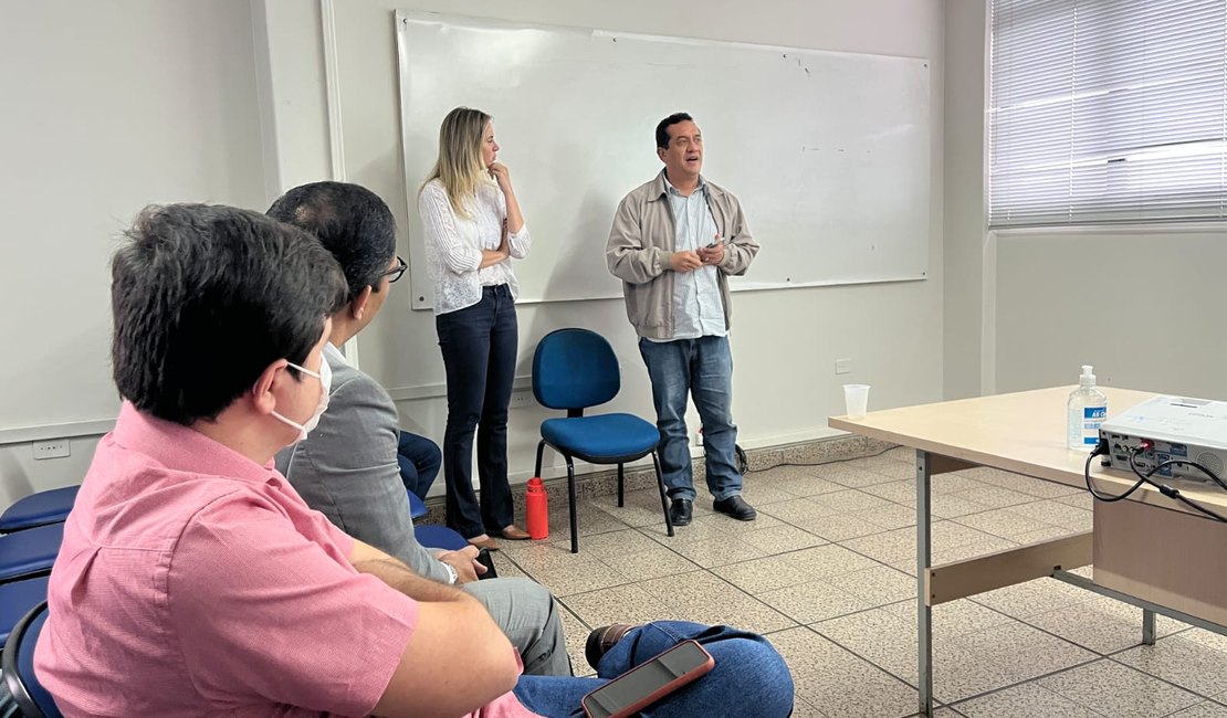 Severino Pessoa se reúne com diretores e técnicos da Casal para reivindicar melhorias no abastecimento de Arapiraca