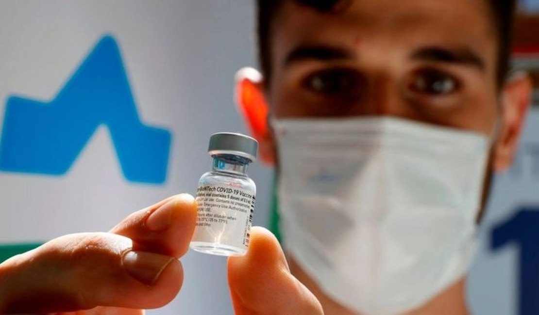 Vacinas contra Covid: imunização em massa já aponta queda de infecções e internações em Israel