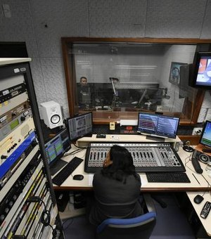 Rádio Senado amplia transmissão e estreia programação em Maceió 