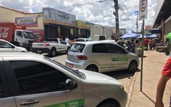 Prefeitura muda local dos taxistas do Mercado Público e categoria é prejudicada