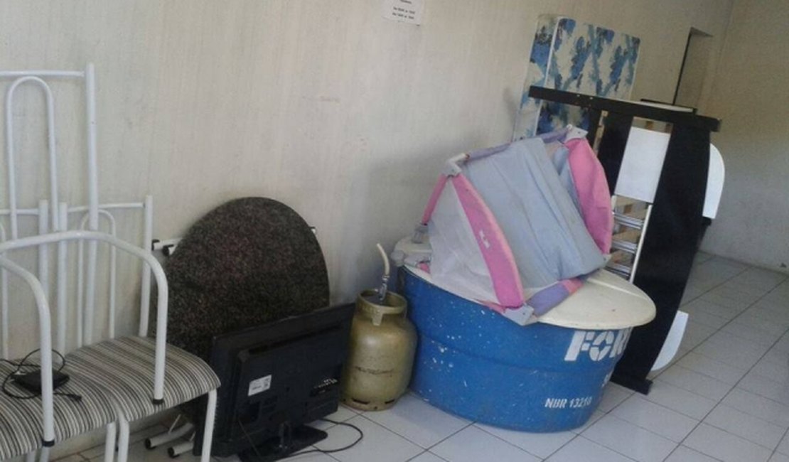Bandidos levam eletrodomésticos de residência no bairro São Luiz