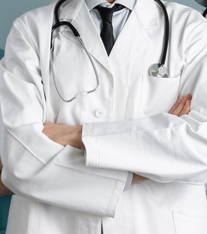 Novo estudo aponta concentração de médicos em Maceió