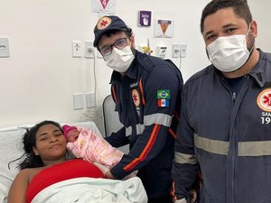 Equipe do Samu atende trabalho de parto em residência de Maceió