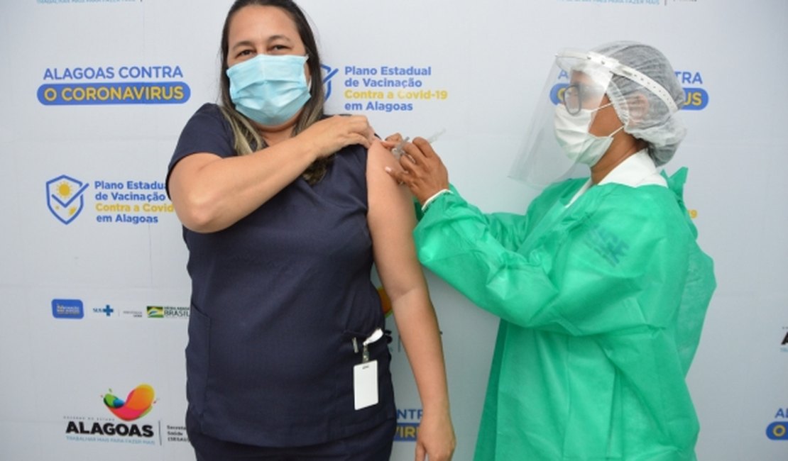 Em rotina intensa, equipes relatam emoção de participar da vacinação contra a Covid-19
