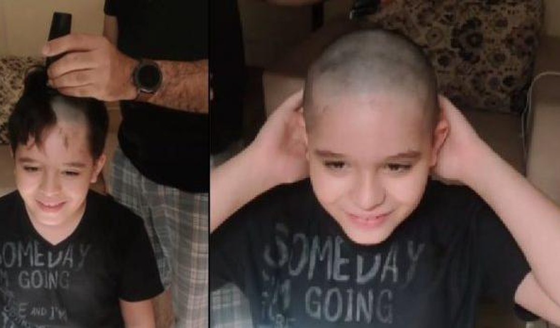 [Vídeo] Menino raspa cabelo em videochamada e emociona amigo internado com câncer