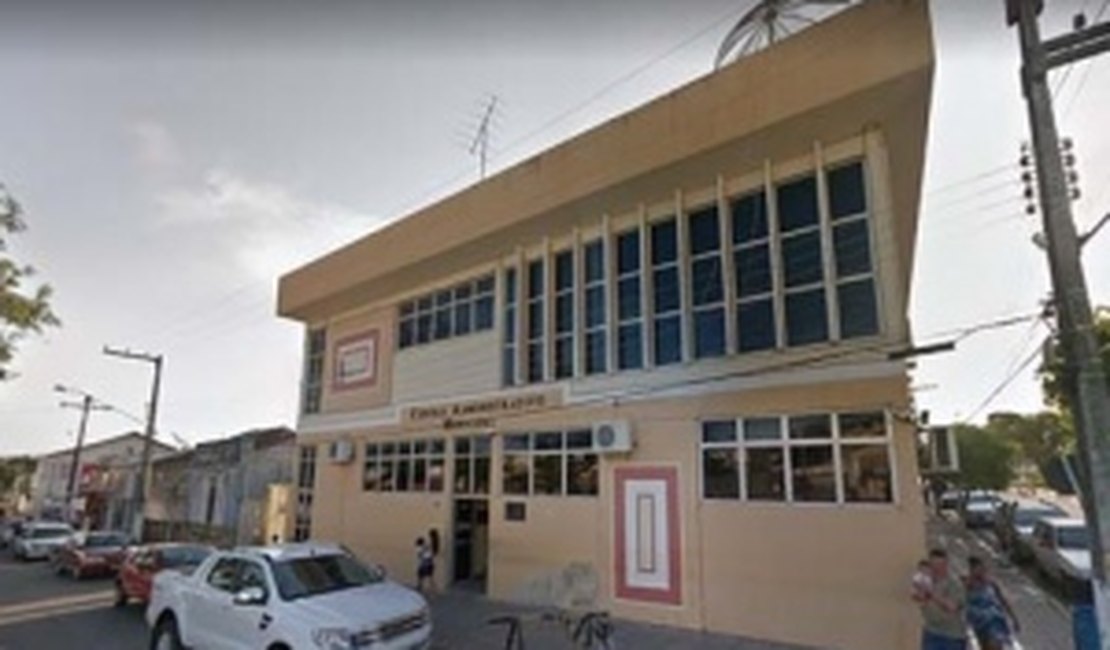 MPE aciona Justiça após prefeitura divulgar vagas para contratos, mesmo com concurso vigente