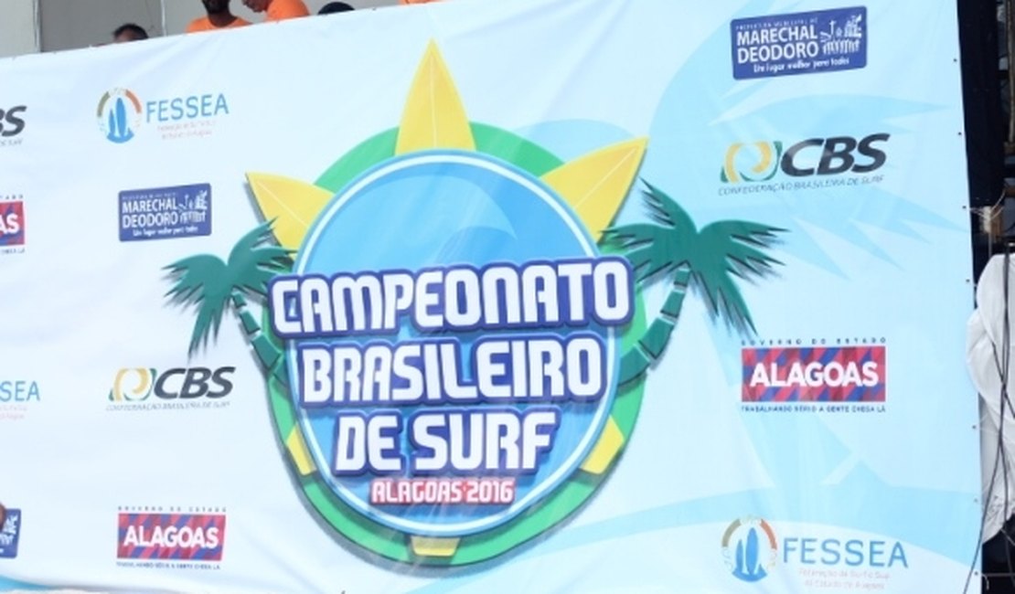 Praia do Francês recebe Campeonato Brasileiro de Surf; evento se estende até terça-feira (15)