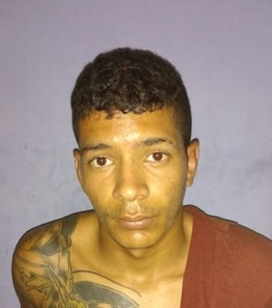 Suspeitos que moram em Maceió são presos após roubarem moto no Agreste